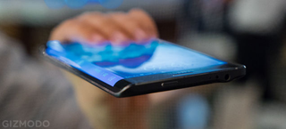 Illustration for article titled Galaxy Note Edge Review: This Crazy Smartphone Ain't Half Bad